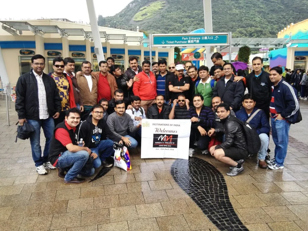 HONGKONG-GROUP2016.webp